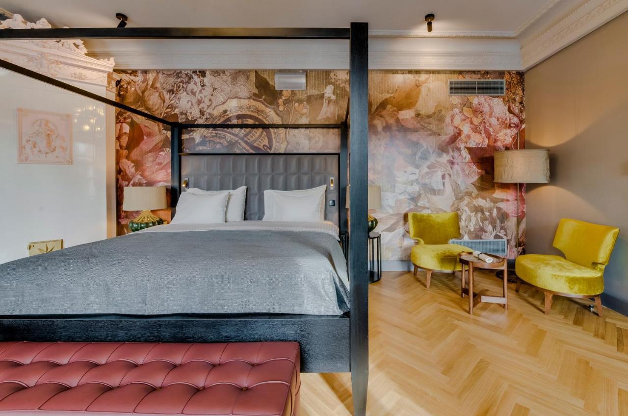 Grand Poet Hotel And Spa By Semarah Riga Exterior foto A suite at the hotel