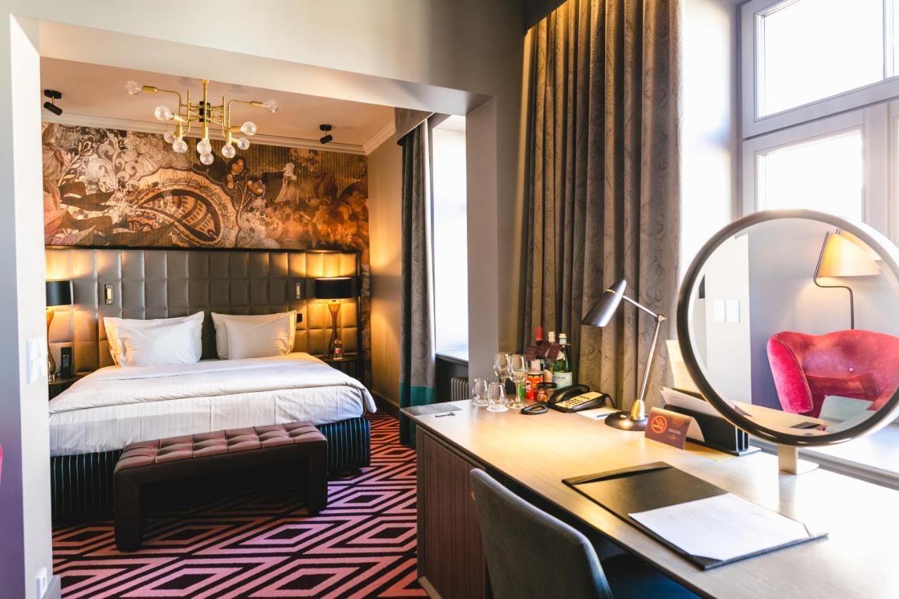 Grand Poet Hotel And Spa By Semarah Riga Exterior foto Suite