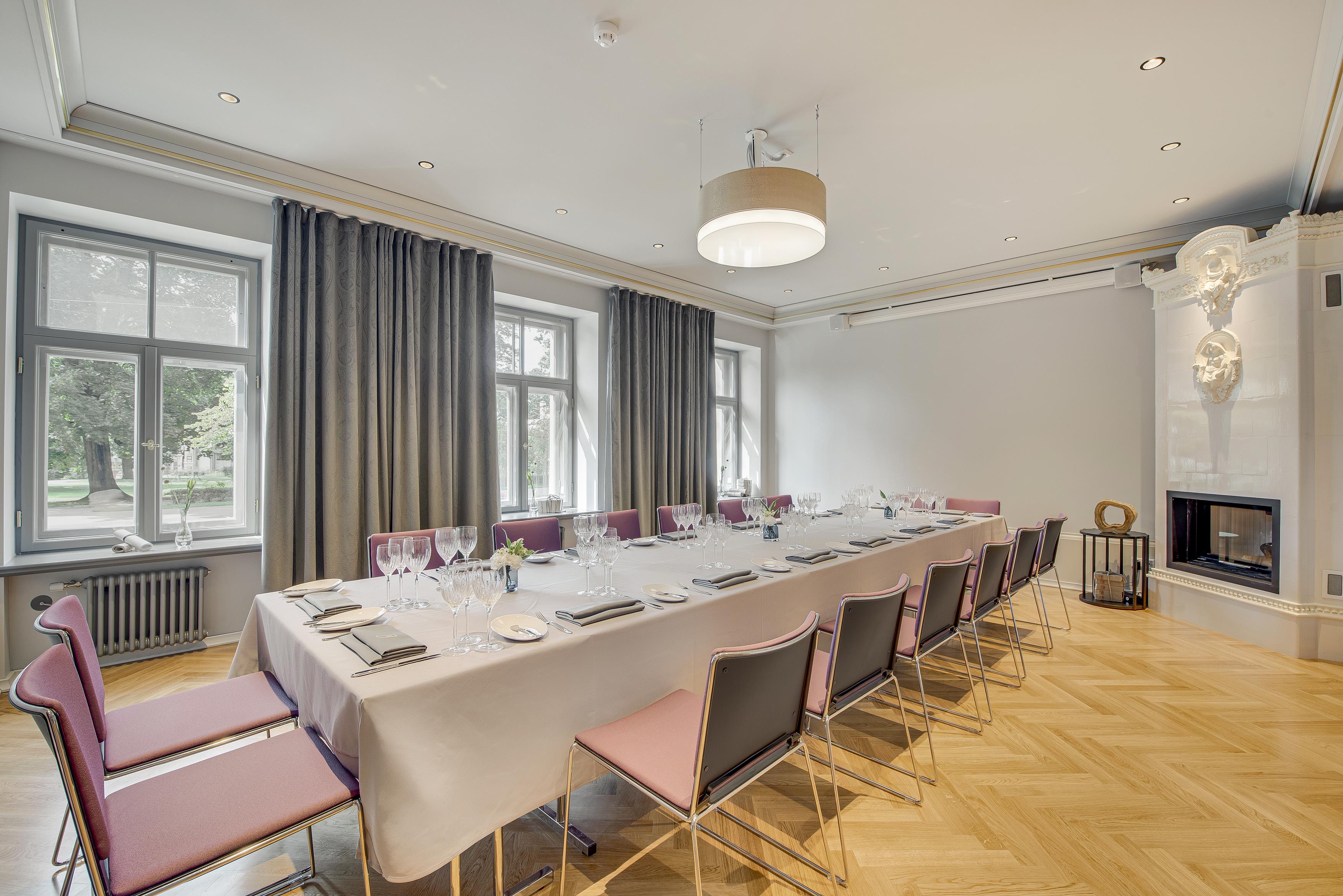 Grand Poet Hotel And Spa By Semarah Riga Exterior foto The interior of the restaurant