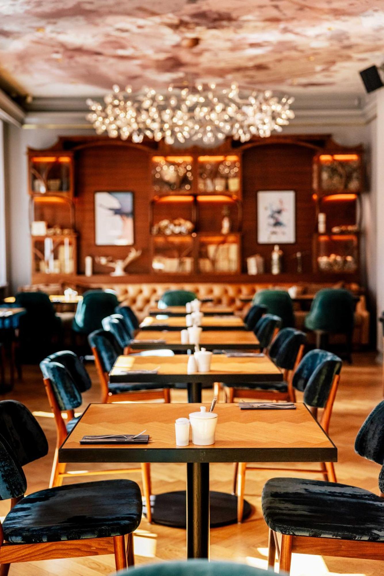 Grand Poet Hotel And Spa By Semarah Riga Exterior foto Restaurant interior