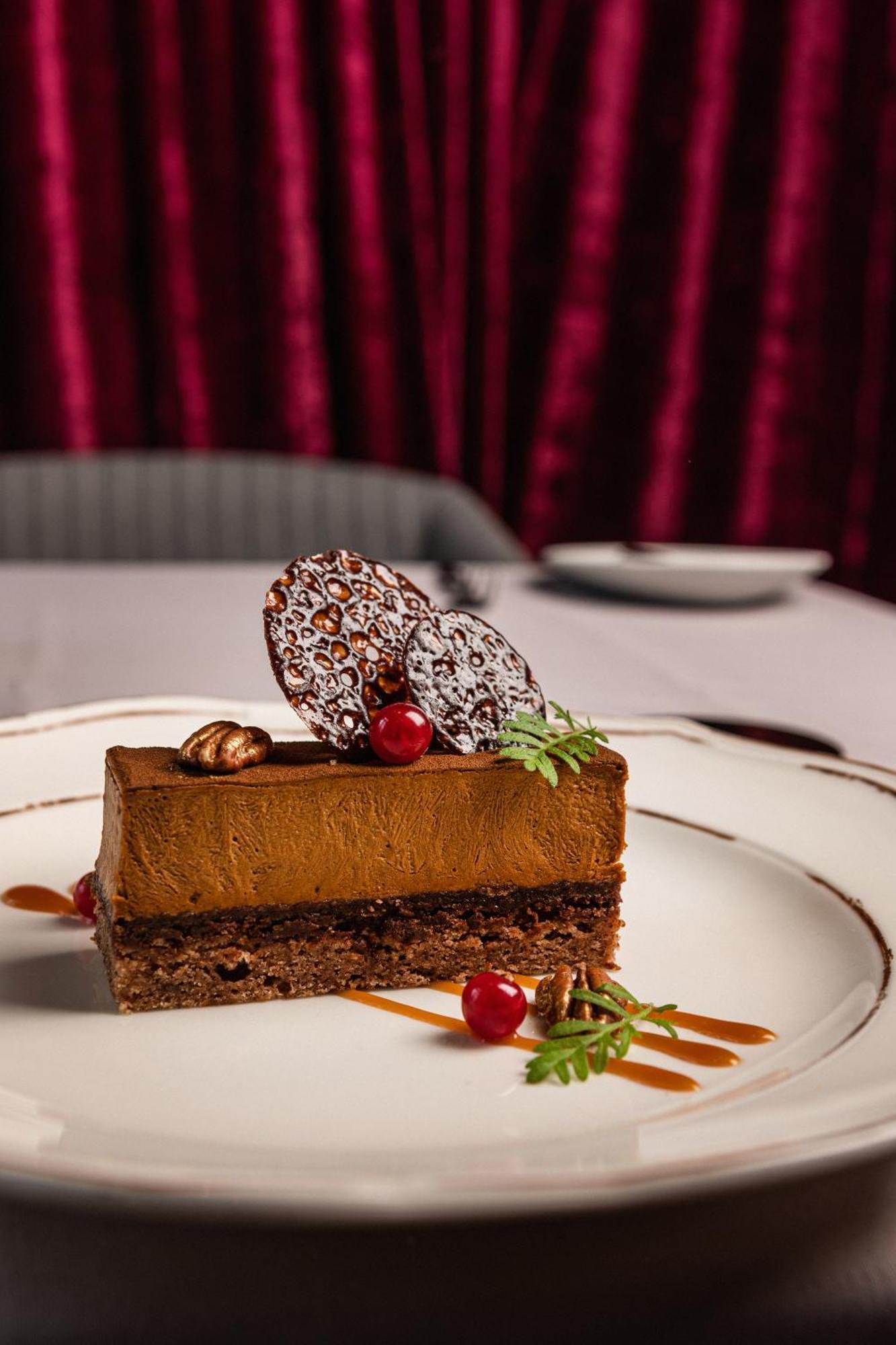 Grand Poet Hotel And Spa By Semarah Riga Exterior foto A chocolate dessert