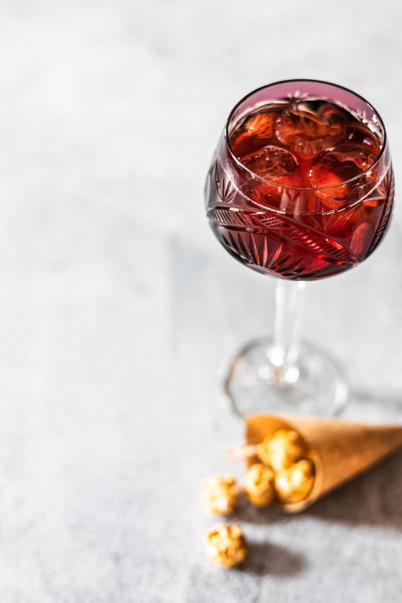Grand Poet Hotel And Spa By Semarah Riga Exterior foto A glass of vermouth