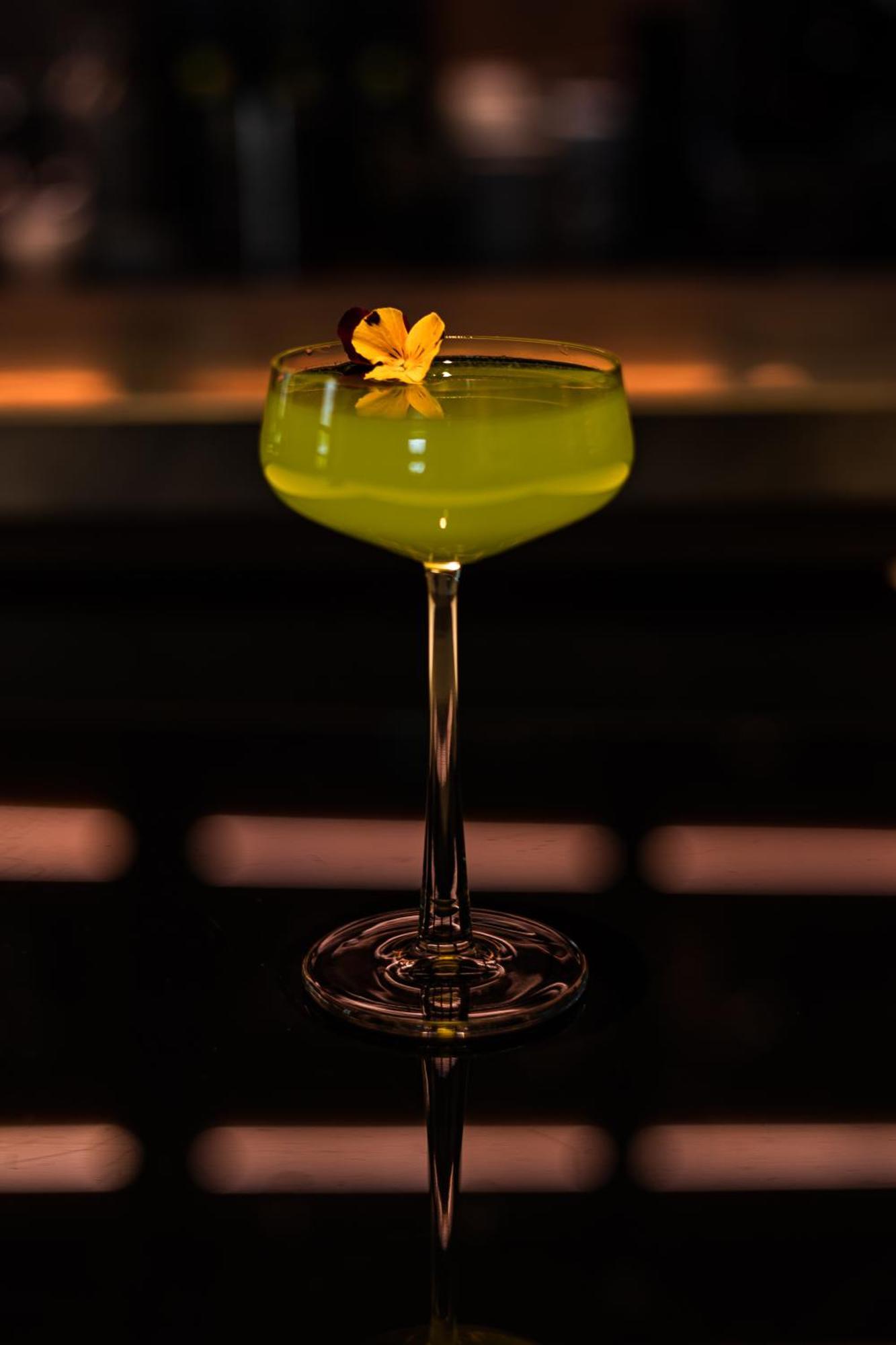 Grand Poet Hotel And Spa By Semarah Riga Exterior foto A grasshopper cocktail